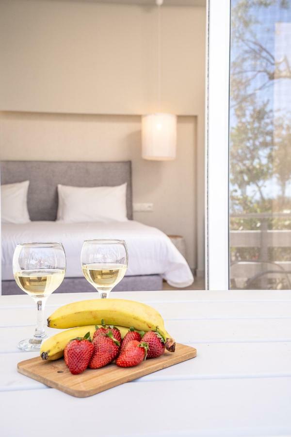 Fata Morgana Studios & Apartments Frangocastelo ภายนอก รูปภาพ