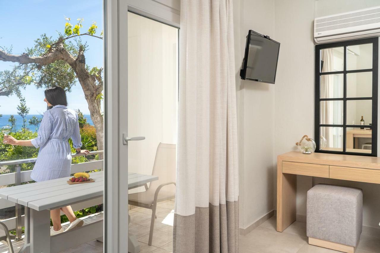 Fata Morgana Studios & Apartments Frangocastelo ภายนอก รูปภาพ