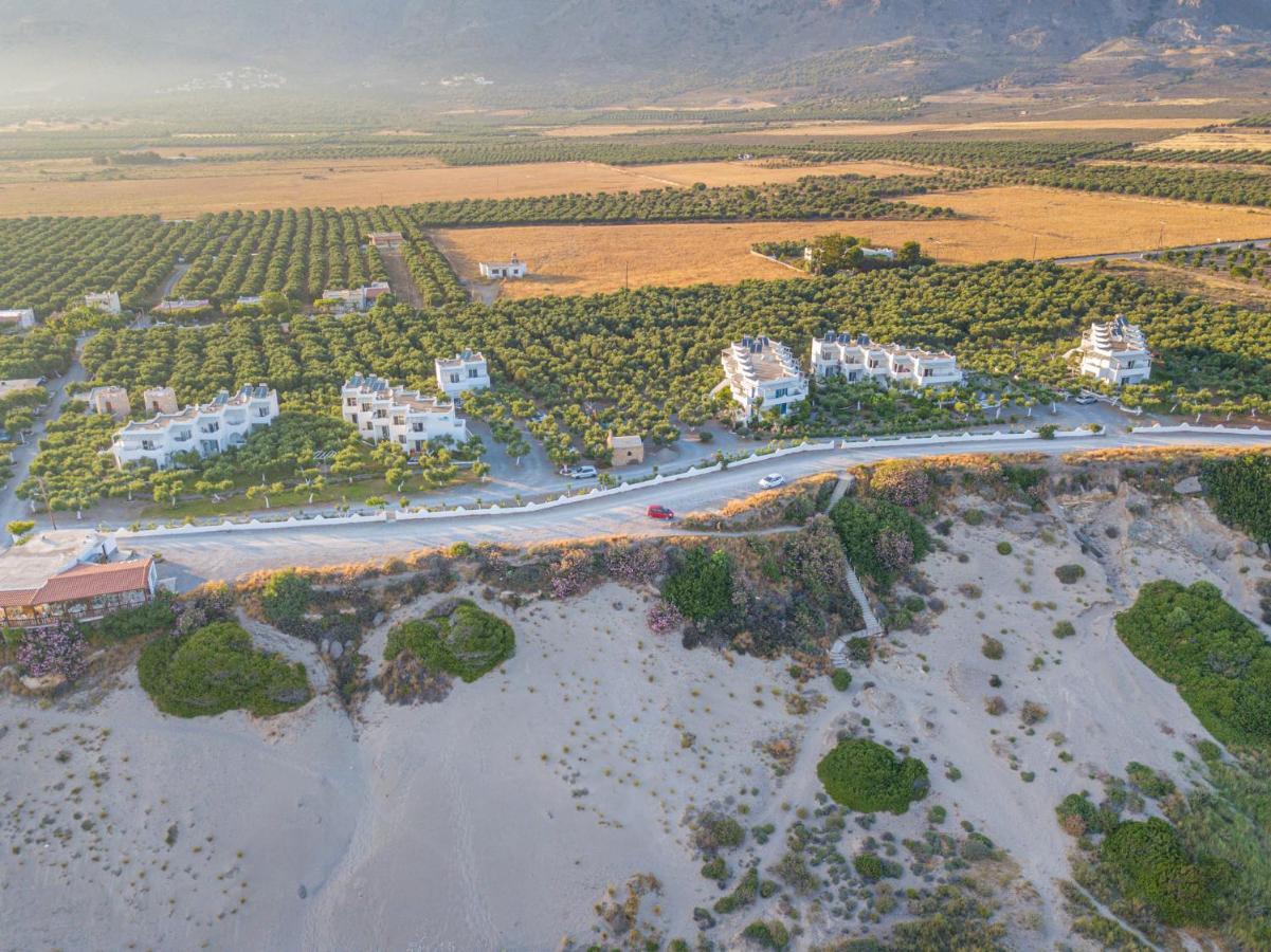 Fata Morgana Studios & Apartments Frangocastelo ภายนอก รูปภาพ