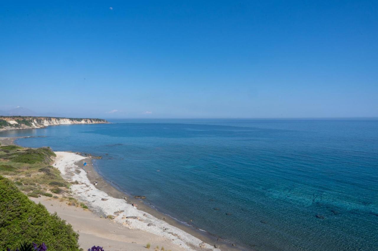Fata Morgana Studios & Apartments Frangocastelo ภายนอก รูปภาพ
